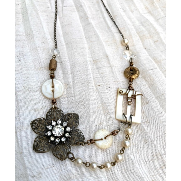 Asymmetrical Vintage-Style Modern Boho Necklace Bronze Metal Floral Shell - Picture 2 of 9